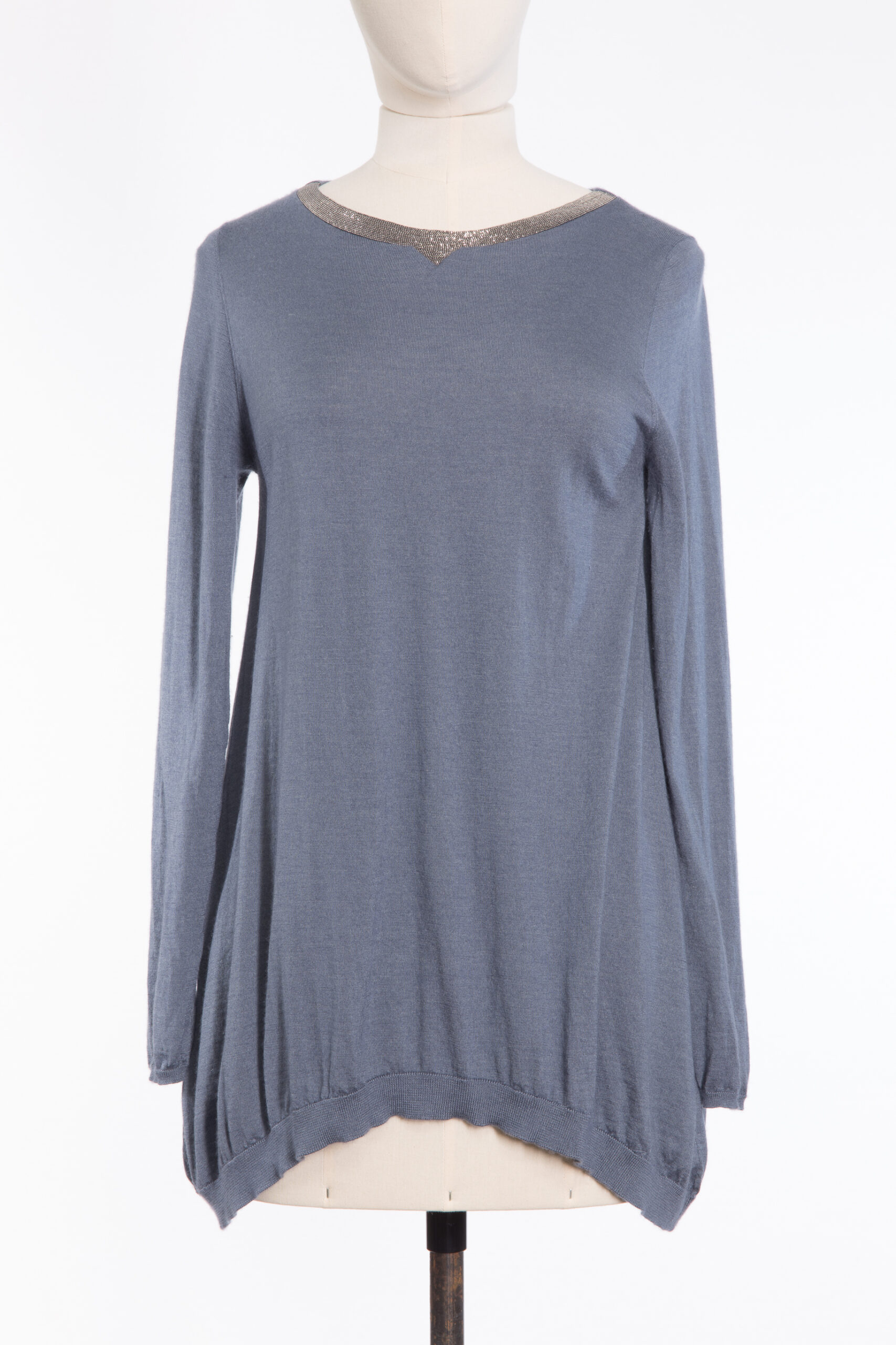 BRUNELLO CUCINELLI MONILI-TRIMMED CASHMERE ASYMMETRIC SWEATER – BLUE GREY BRUNELLO CUCINELLI MONILI-TRIMMED CASHMERE ASYMMETRIC SWEATER – BLUE GREY