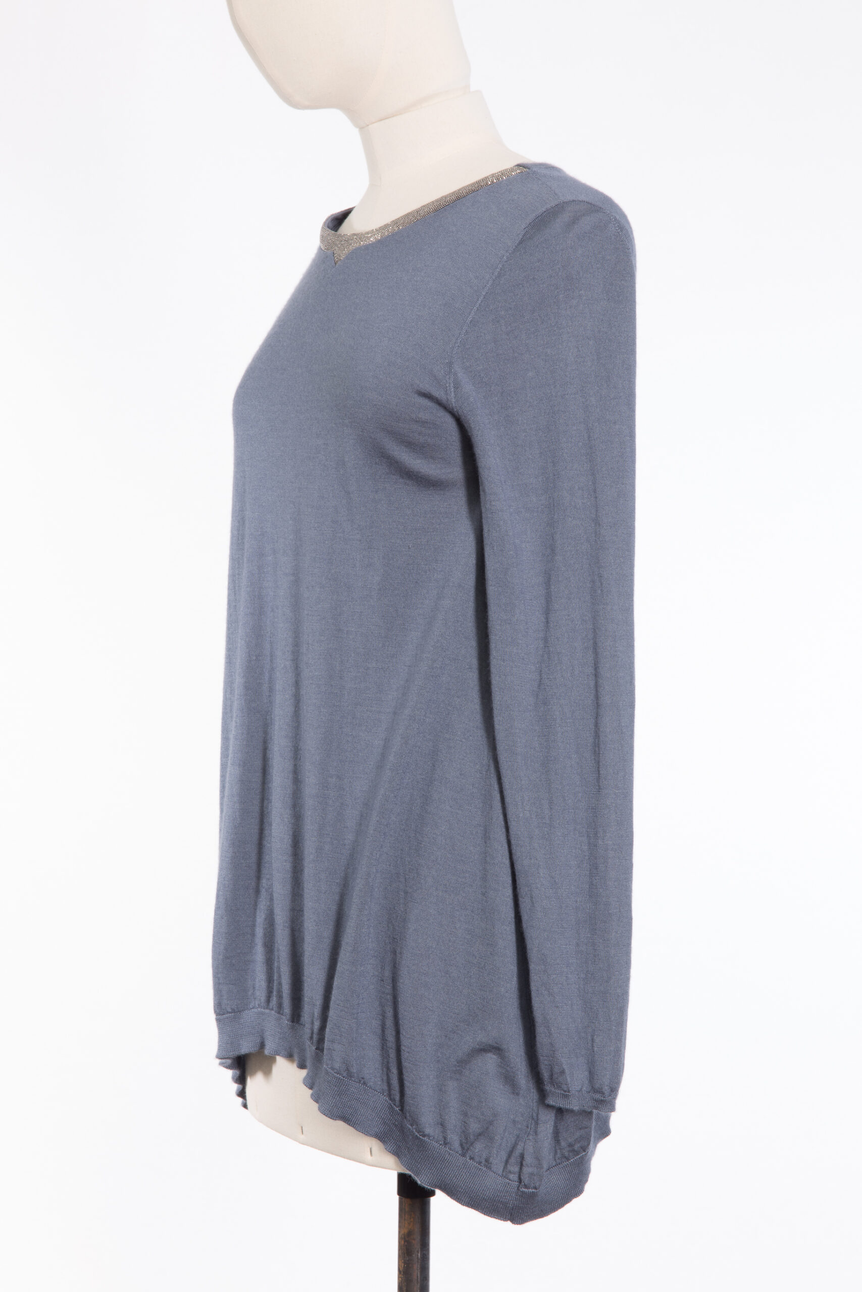 BRUNELLO CUCINELLI MONILI-TRIMMED CASHMERE ASYMMETRIC SWEATER – BLUE GREY BRUNELLO CUCINELLI MONILI-TRIMMED CASHMERE ASYMMETRIC SWEATER – BLUE GREY