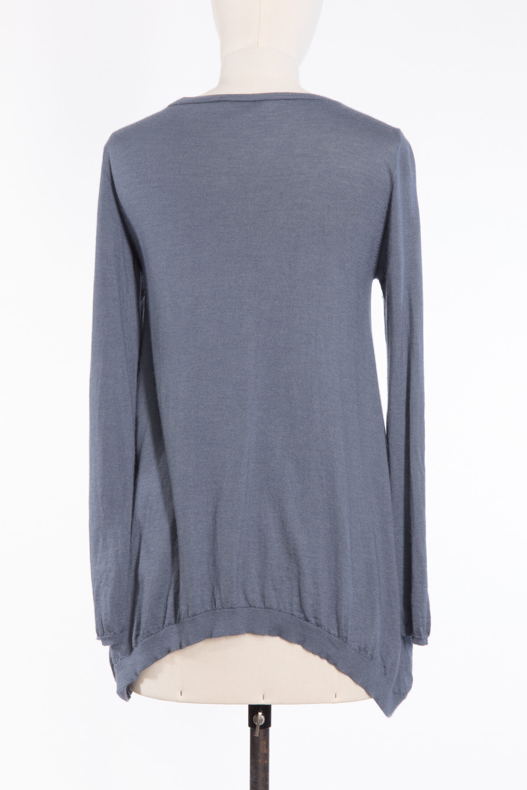 BRUNELLO CUCINELLI MONILI-TRIMMED CASHMERE ASYMMETRIC SWEATER – BLUE GREY BRUNELLO CUCINELLI MONILI-TRIMMED CASHMERE ASYMMETRIC SWEATER – BLUE GREY