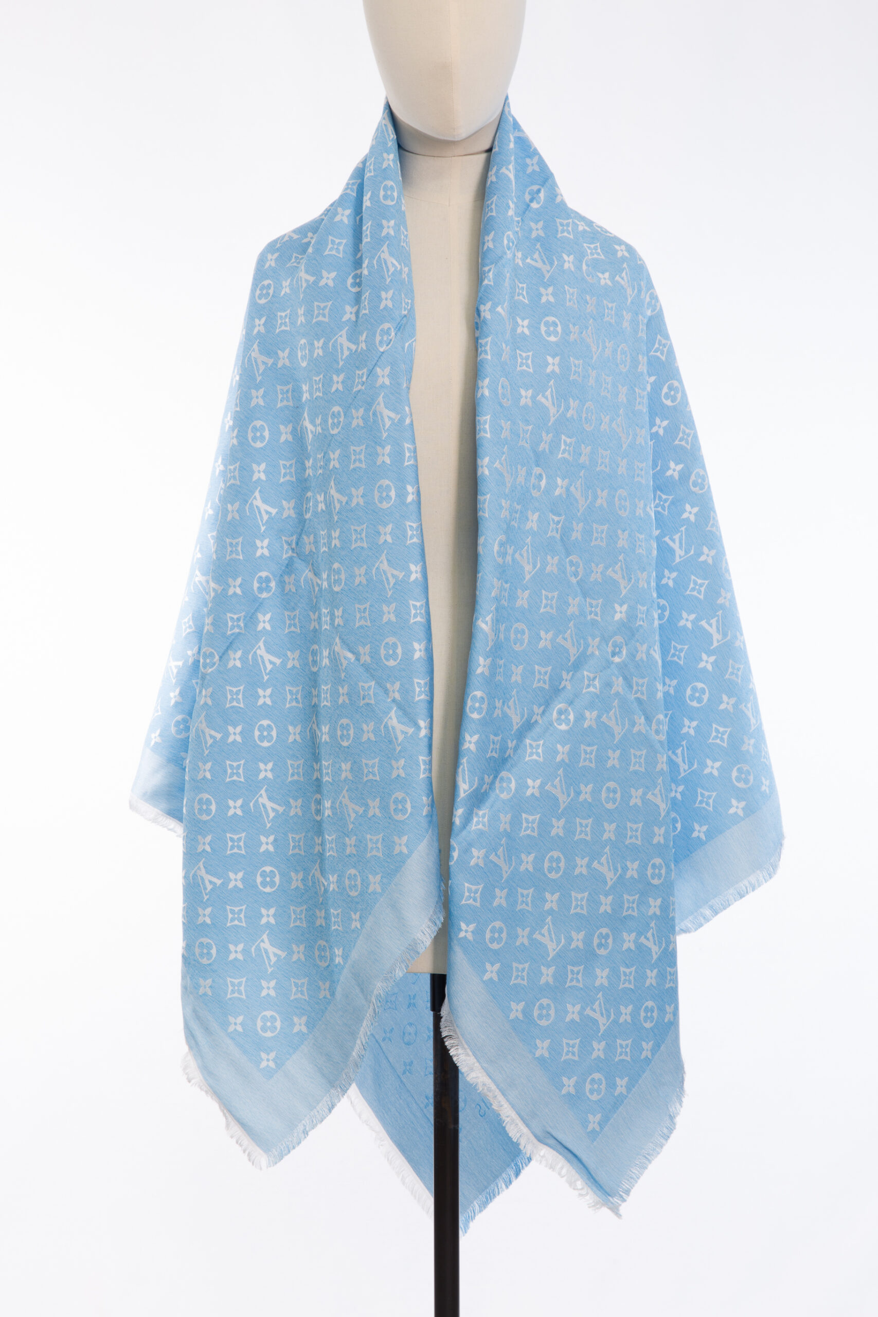 Louis Vuitton Reversible Monogram Shawl – Off-White / Powder Blue – Brand New