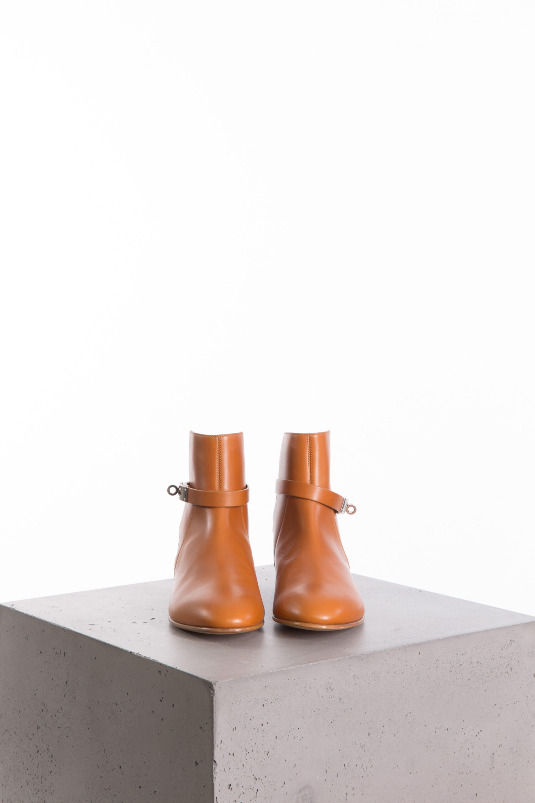 HERMÈS Neo Leather Ankle Boots in Cognac HERMÈS Neo Leather Ankle Boots in Cognac