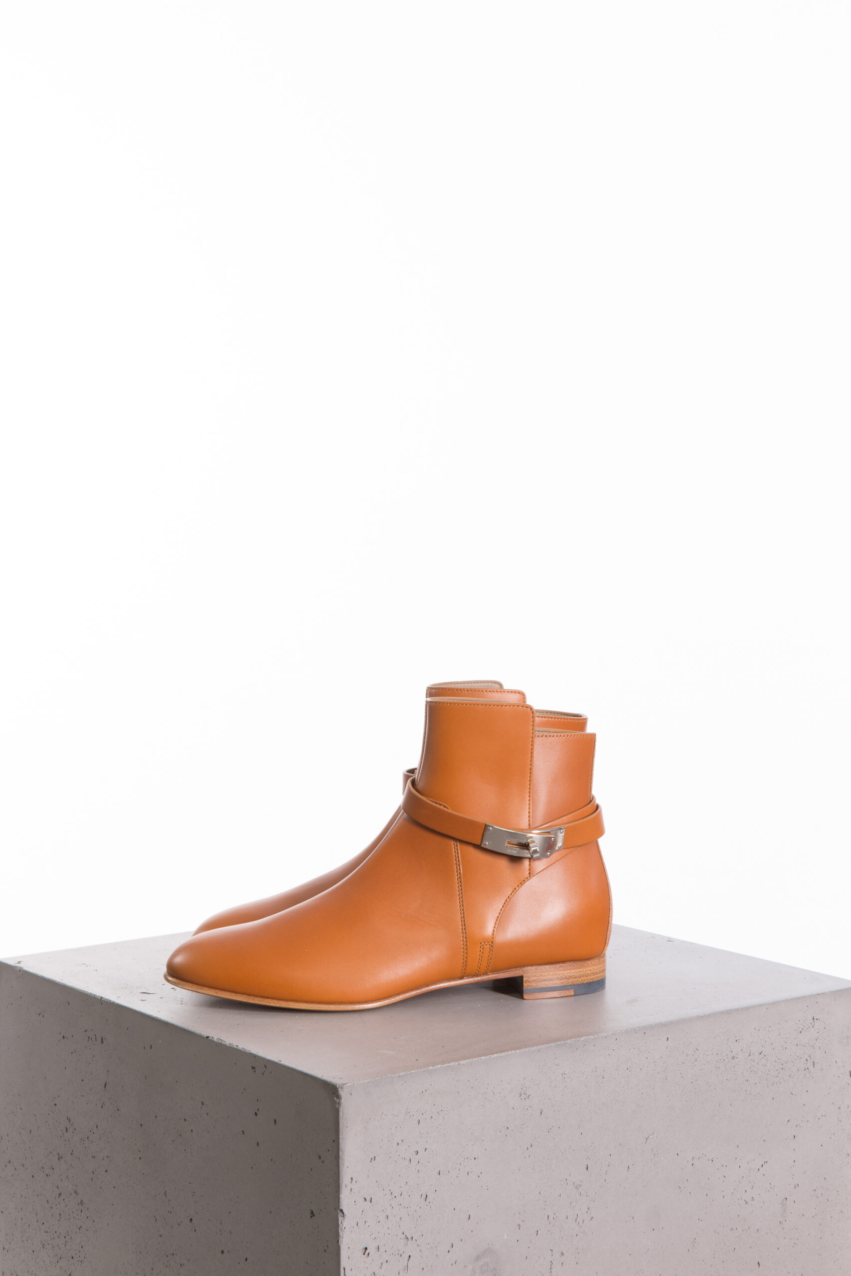 HERMÈS Neo Leather Ankle Boots in Cognac HERMÈS Neo Leather Ankle Boots in Cognac