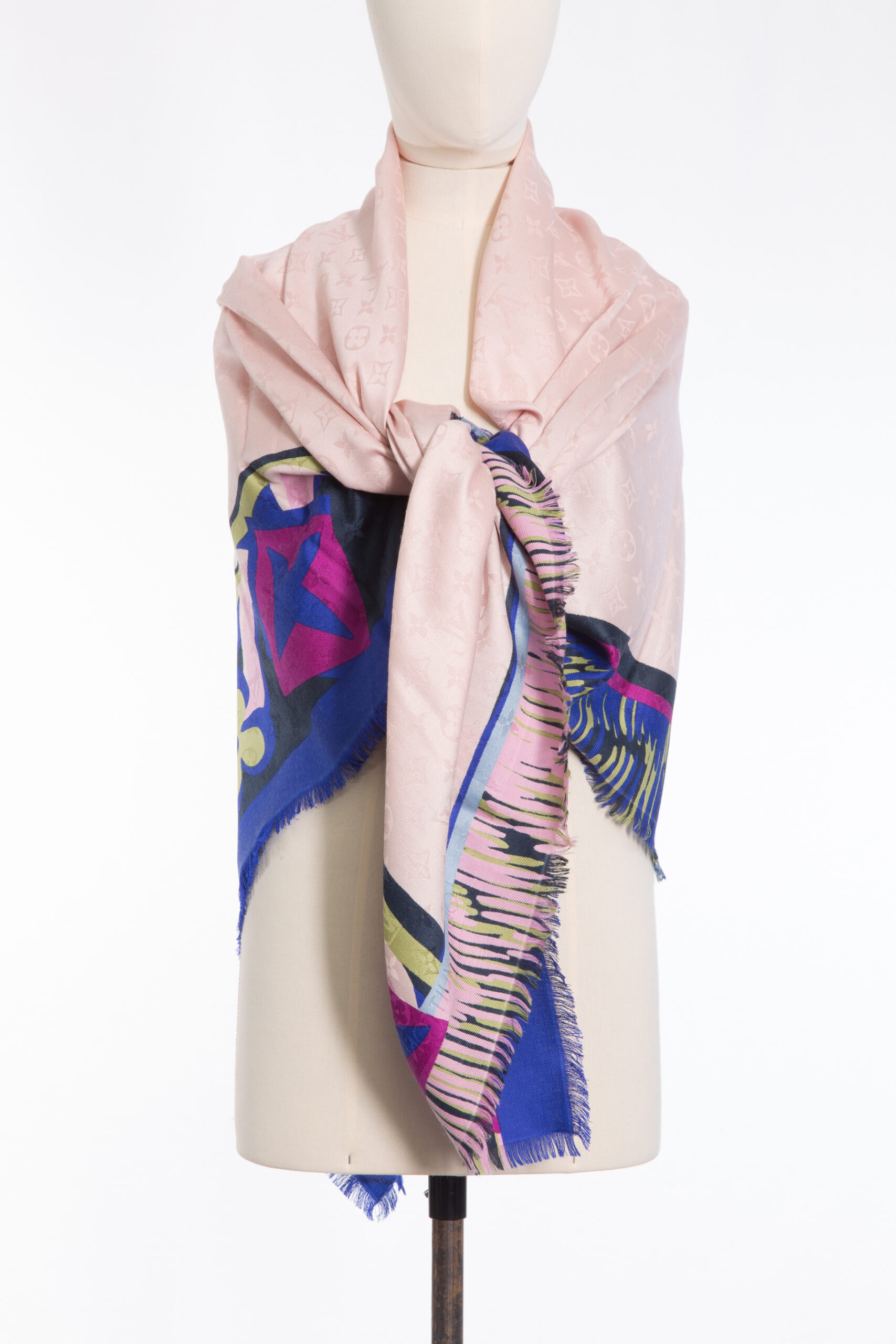 Limited Edition Silk & Wool Shawl – Pink / Multicolour A beautiful Louis Vuitton Limited Edition shawl